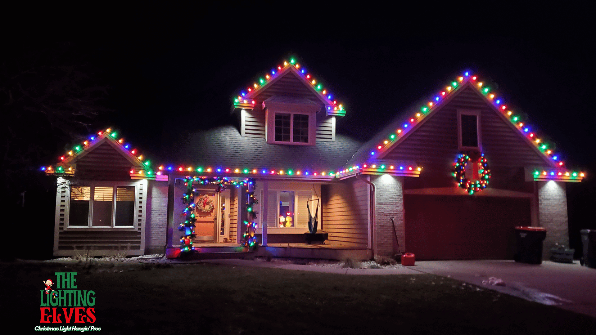 Pretty Christmas lights in Decatur Alabama installed by The Lighting Elves of north Alabama